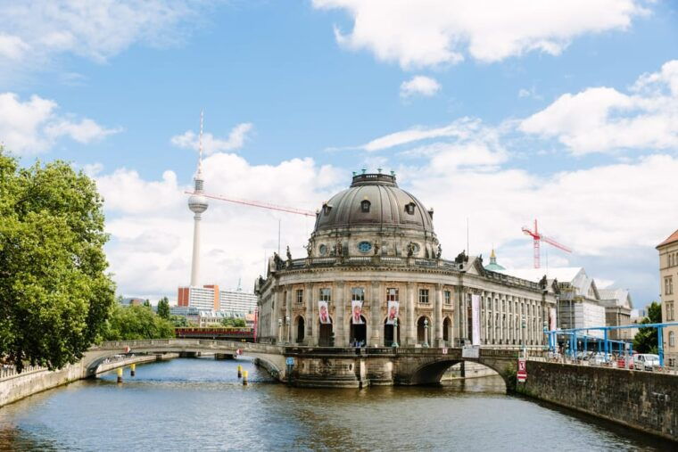 Berlin City Bike Tour with Beer Garden Stop - FAQ