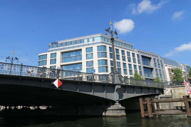 Berlin: City Boat Tour with Live Commentary - FAQ