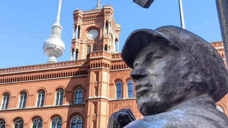 Berlin: City Center Self-guided Fun Facts Tour - Key Points
