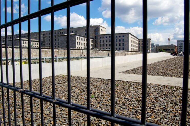 Berlin: City Center Walking Tour - Highlights