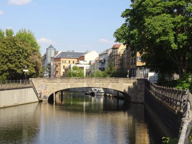 Berlin: City of Bridges Self-guided Walking Tour - Self-Guided Experience