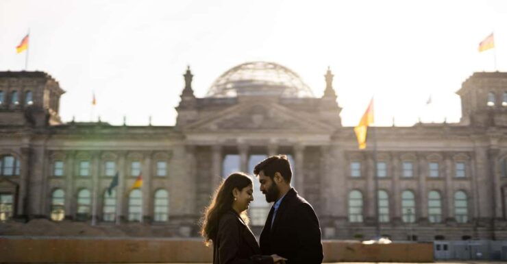 Berlin: Early Morning Photo Session to Avoid the Crowd - Key Points