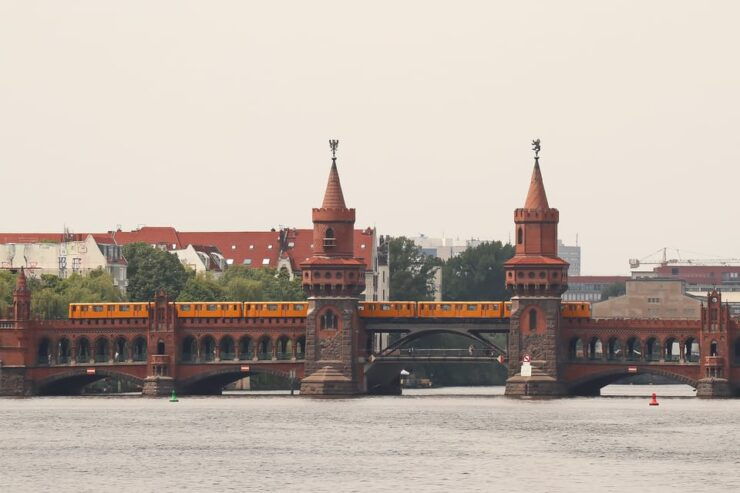Berlin: East Side Gallery Spree Cruise by Electric Boat - Key Points