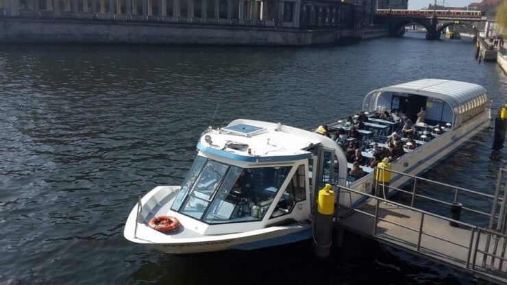 Berlin: East Side Gallery Spree Cruise by Electric Boat - Booking Information