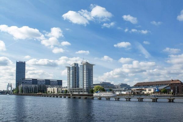 Berlin: East Side Gallery Spree Cruise by Electric Boat - Additional Tips