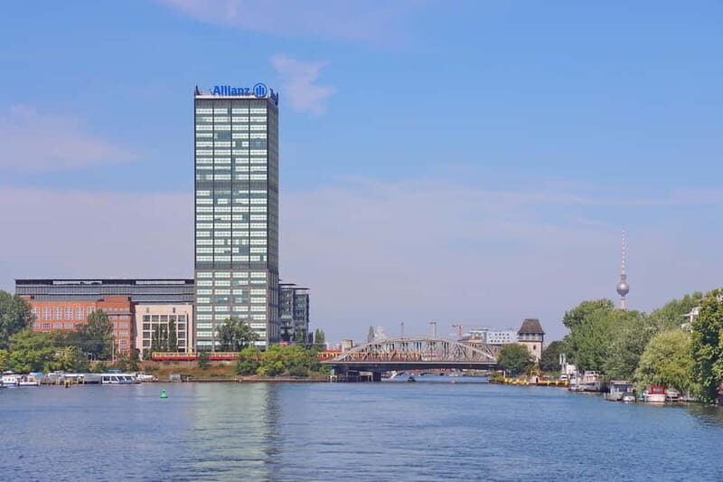 Berlin: East Side Gallery Spree Cruise in a Solar Catamaran - FAQ