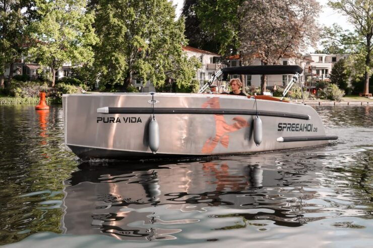 Berlin: Electric Boat Rental for Self-Driving 4 Hrs - Key Points