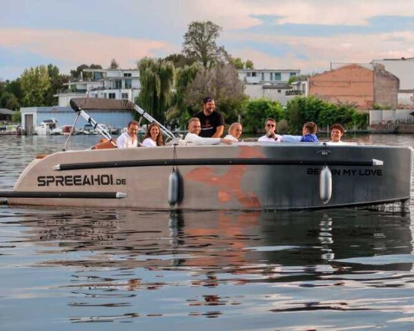 Berlin: Electric Boat Rental for Self-Driving 4 Hrs - Nearby Attractions to Explore