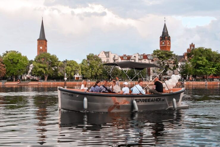 Berlin: Electric Boat Rental for Self-Driving 6 Hrs - Key Points