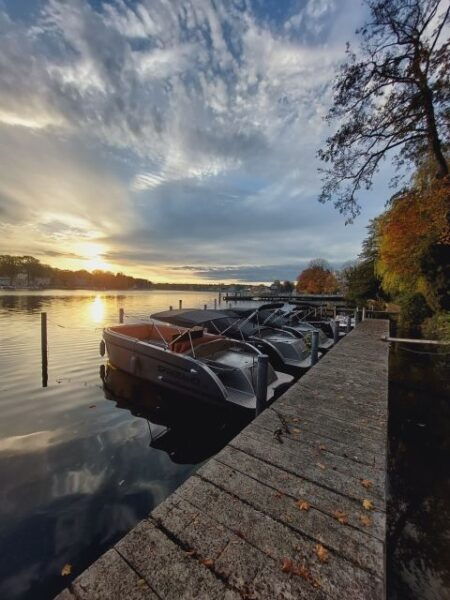 Berlin: Electric Boat Rental for Self-Driving - The Sum Up