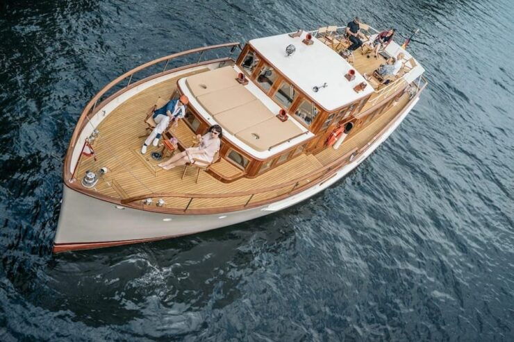 Berlin: Electric Yacht Cruise With 4-Course Dinner - Key Points