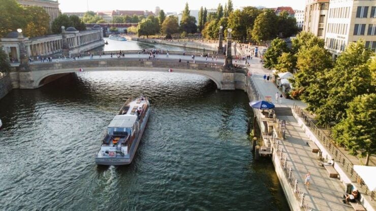 Berlin: Evening Sightseeing River Cruise on the Spree - Activity Details