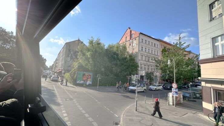 Berlin: Evening Sightseeing Tour by Bus With Live Commentary - Review Summary