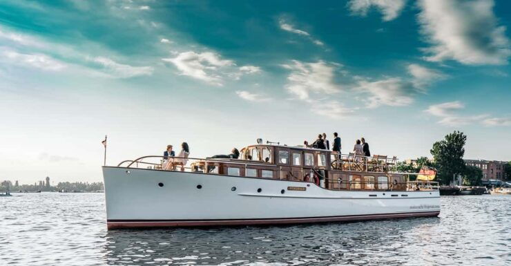 Berlin: Evening Yacht Cruise With Aperitif & Optional Dinner - Pricing and Reservations