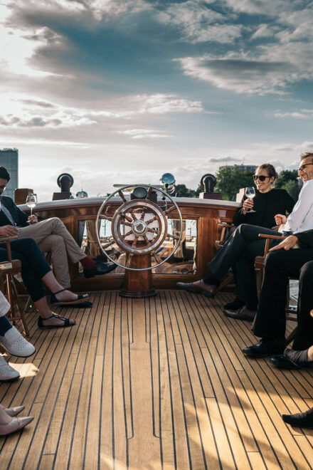 Berlin: Evening Yacht Cruise With Aperitif & Optional Dinner - Meeting Location Details