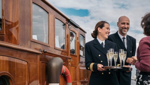 Berlin: Evening Yacht Cruise With Aperitif & Optional Dinner - Tips for a Memorable Evening