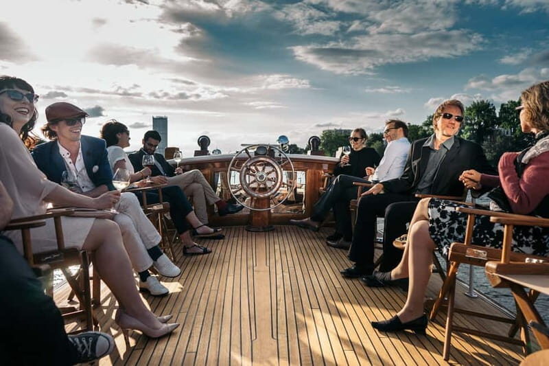 Berlin: Evening Yacht Cruise with Aperitif - What to Expect During the Experience