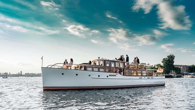 Berlin: Evening Yacht Cruise with Aperitif - The Value of This Experience