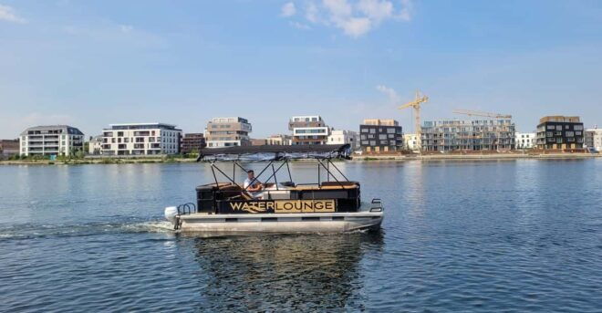 Berlin: Explore Berlin From the Water on Our Pontoon Boat - Amenities on Board