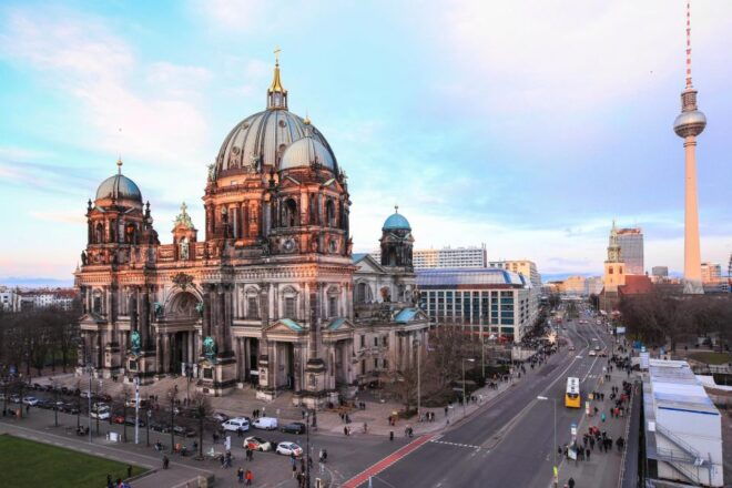 Berlin: Express Walk With a Local in 90 Minutes - Related Options