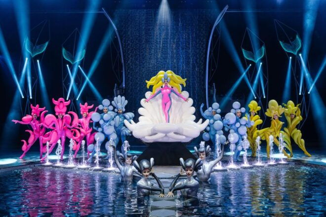 Berlin: FALLING IN LOVE Grand Show Friedrichstadt-Palast - Additional Details