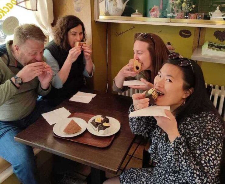 Berlin: Food Walking Tour With Quintessential Tastings - Experience