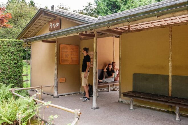 Berlin: Gardens of the World Guided Tour - Tour Duration and Price