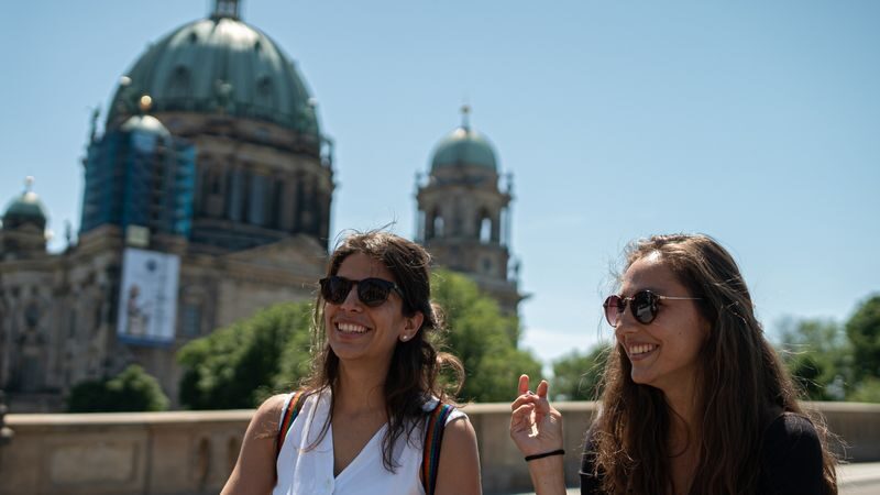 Berlin Half-day Walking Tour - Dress for the weather, not the calendar