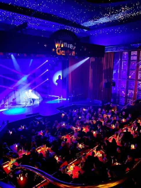 Berlin: Highlight Show "FLYING LIGHTS" - Variety Show - The Venue: Wintergarten Varieté in Berlin