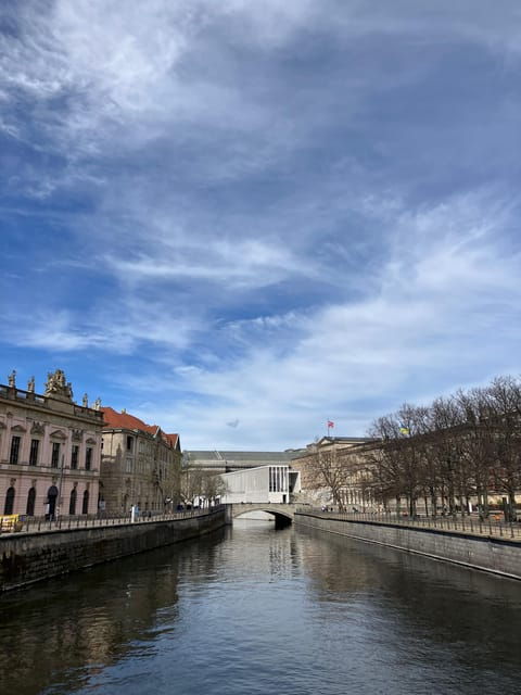 Berlin Highlights: Cycling Through Berlin - Key Points