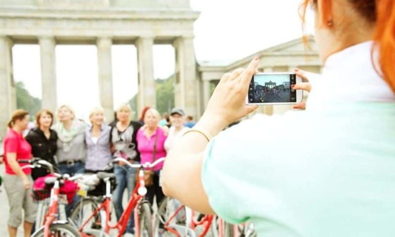 Berlin: Highlights Guided Bike Tour - Guides and Personalities