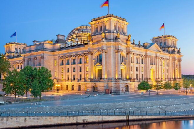 Berlin Highlights Self-Guided Scavenger Hunt and Tour - Meeting Point and Starting Time