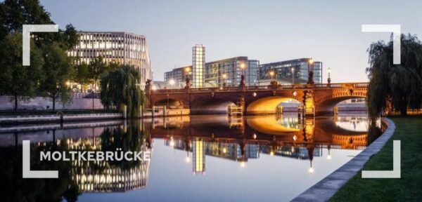 Berlin: Historic Boat Sightseeing City Center Tour - Historical Significance of the Route