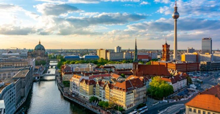 Berlin: Historical WWII City Exploration Game - Activity Overview