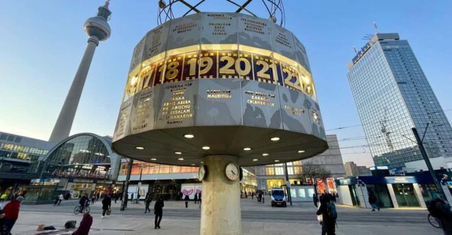 Berlin History Walk - on Foot Sightseeing in Berlin - Key Historical Sites