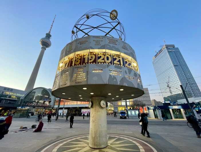 Berlin: history walk - sightseeing walk in english - An Authentic 2-Hour Walk Through Berlin’s Historic Heart