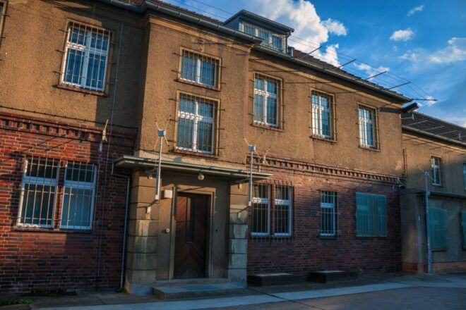 Berlin: Hohenschönhausen Memorial Guided Tour & Pickup - Berlin-Hohenschönhausen Memorial