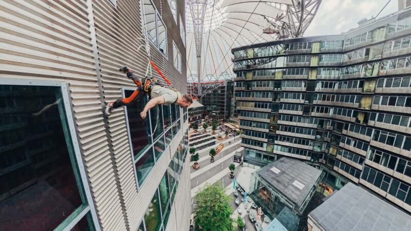 Berlin: House Running at "Das Center" Berlin 40m vertical! - What Makes It Special?