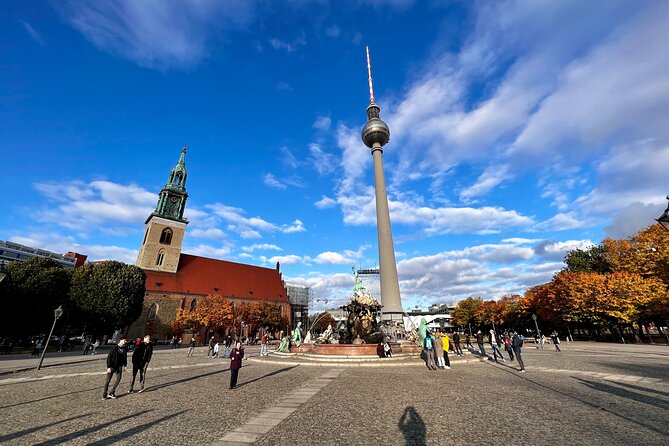 Berlin In A Nutshell: Introductory Group Walking Tour - Meeting Point