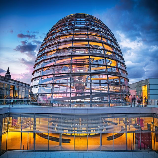 Berlin: Instagram-Worthy Spots Tour With Photographer - Famous Landmarks for Stunning Photos