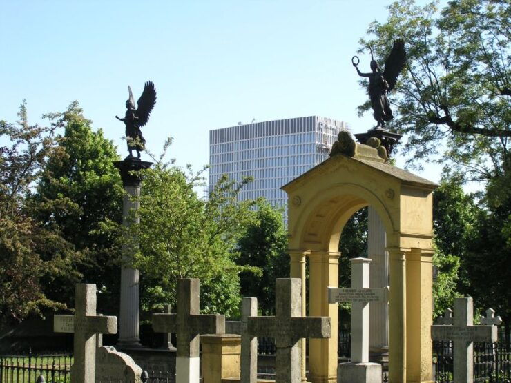 Berlin: Invalids' Cemetery of Berlin Tour - Tour Experience