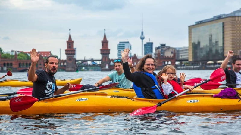 Berlin: Kayaking Tour East - Kreuzberg and Spree river - The Authenticity of the Experience