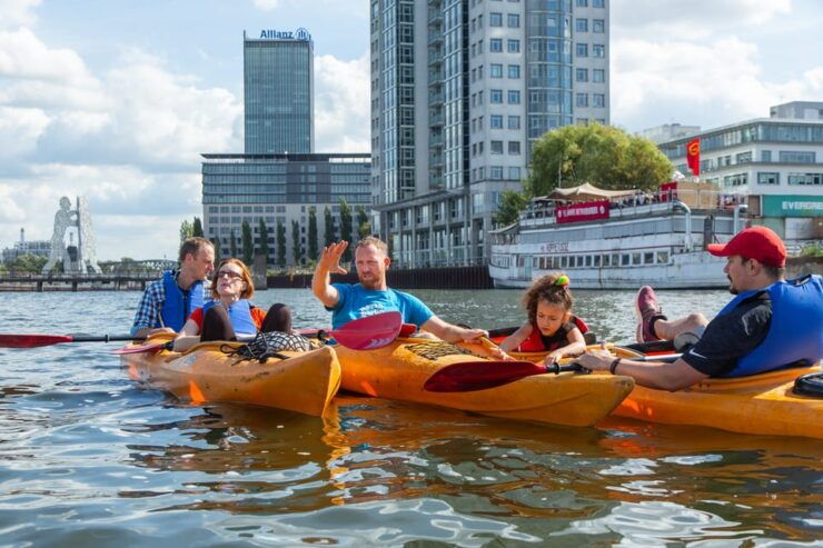 Berlin: Kayaking Tour Through East Berlin - Kayaking Experience