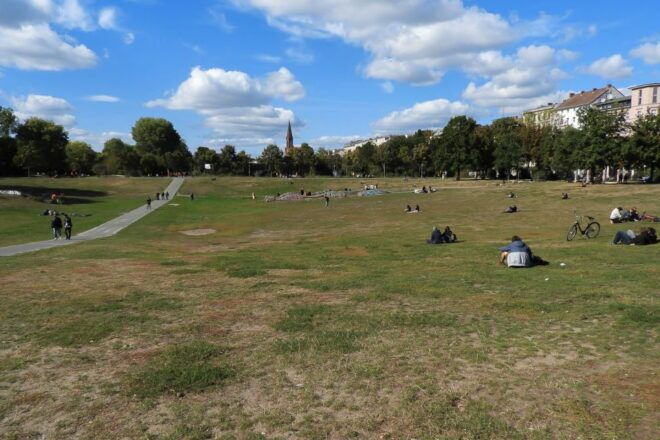 Berlin: Kreuzberg Guided Walking Evening Tour - Additional Information