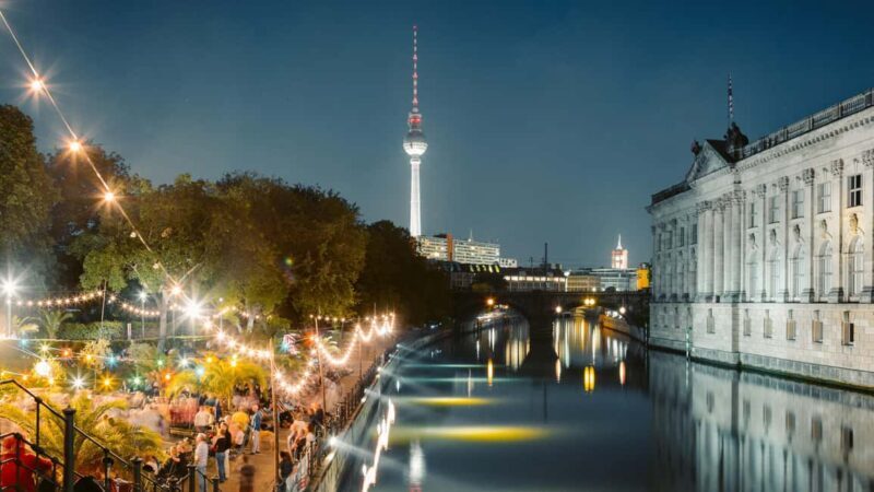 Berlin: Lights Festival Open-Top Night Tour with Live Guide - Why You’ll Love the Lights Festival Night Tour