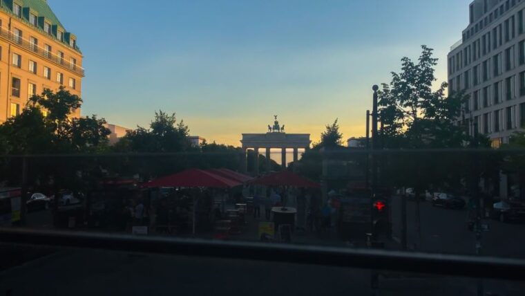 Berlin: Live-Guided Evening Sightseeing Tour by Open-top Bus - FAQ