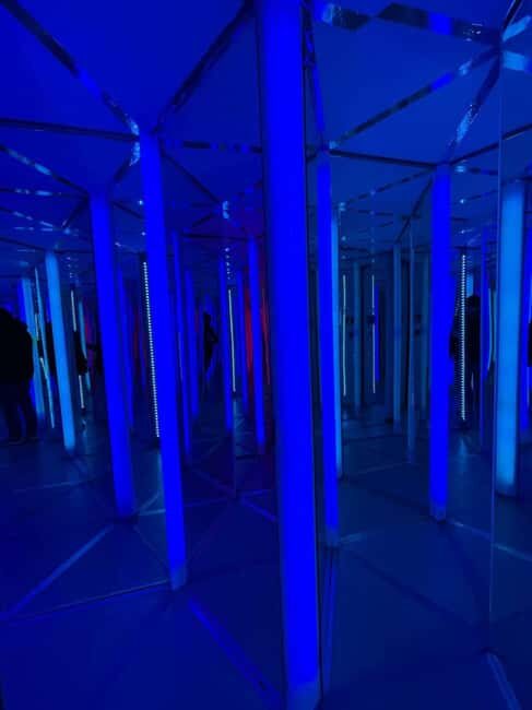 Berlin: Mirror Maze - The Reality of the Berlin Mirror Maze
