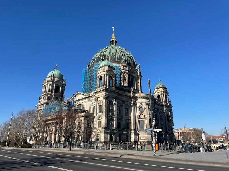 Berlin Mitte 3.5-Hour Small Group Food Tour - The classics: currywurst, döner, and a Berlin donut