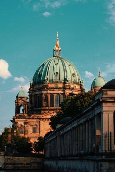 Berlin : Must-See Attractions Walking Tour - Tour Experience and Insights