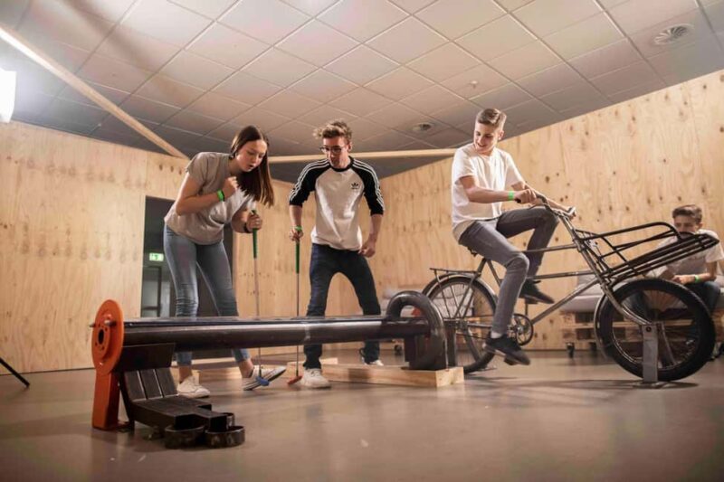 Berlin Neukölln: Interactive Adventure Mini Golf - What to Expect from the Experience